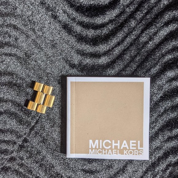 Michael Kors Unisex Watch MK-8227 Runway Chronograph - Picture 4 of 6